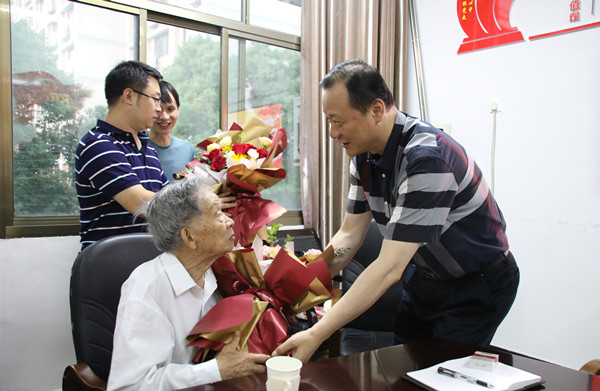 https://news.jsu.edu.cn/__local/F/C3/21/24AABC0B6146090B8CADE91F89B_2C8373D5_14C61.jpg