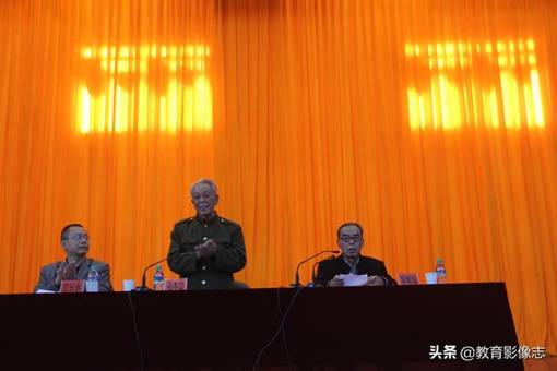 吉首大学原党委书记马本立为龙高师生作主题教育辅导报告